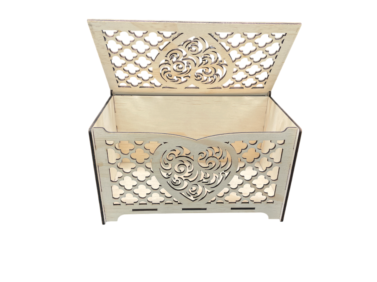 Laser-cut wooden gift box with heart and clover design, lid open – ideal for keepsakes and special gifts.