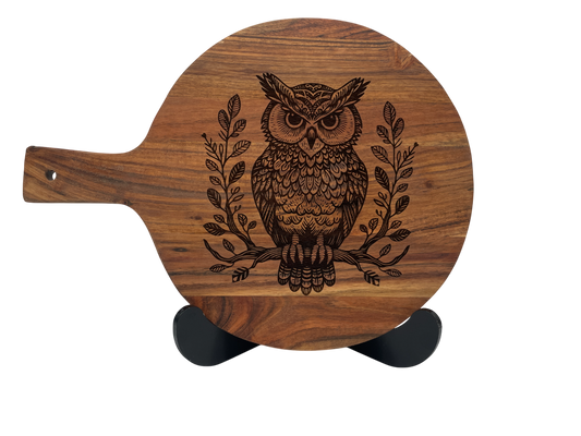 Close-up of owl engraving on 300mm round acacia board – perfect for cheese or charcuterie.
